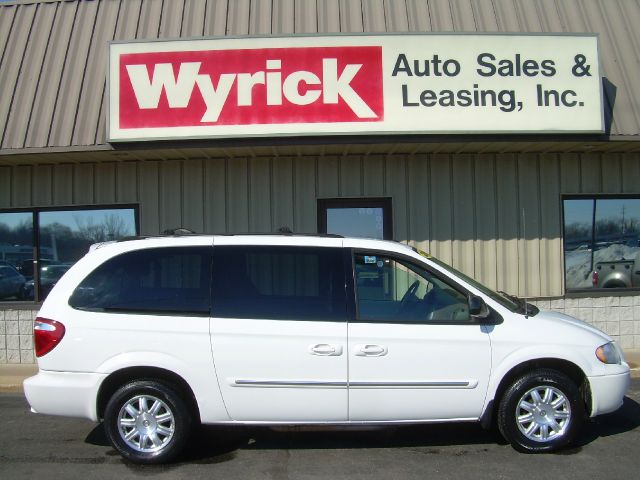 Chrysler Town and Country 2007 photo 4