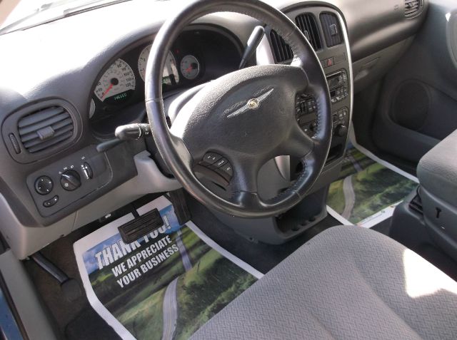 Chrysler Town and Country 2007 photo 4