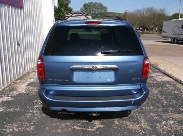 Chrysler Town and Country 2007 photo 7