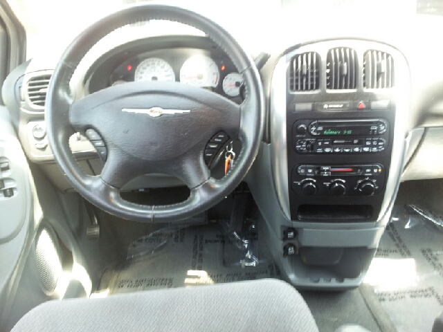 Chrysler Town and Country 2007 photo 4