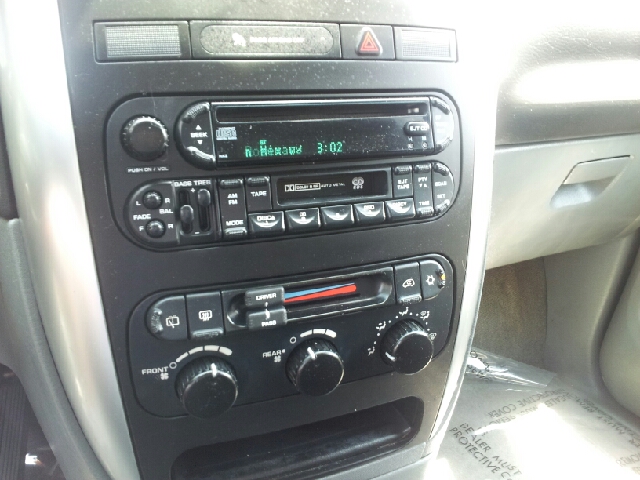 Chrysler Town and Country 2007 photo 9