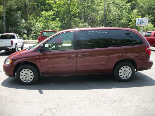 Chrysler Town and Country 2007 photo 1