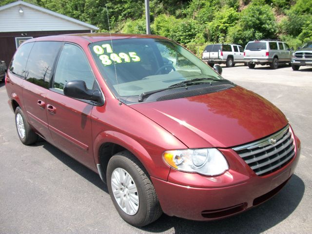 Chrysler Town and Country 2007 photo 3