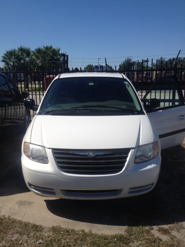 Chrysler Town and Country 2007 photo 1