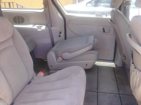 Chrysler Town and Country 3.5 MiniVan