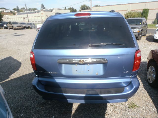 Chrysler Town and Country 2007 photo 1
