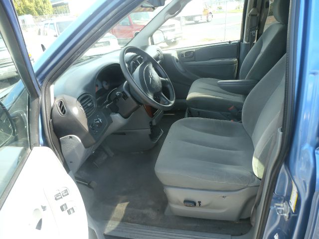 Chrysler Town and Country 2007 photo 2