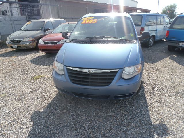 Chrysler Town and Country 2007 photo 3