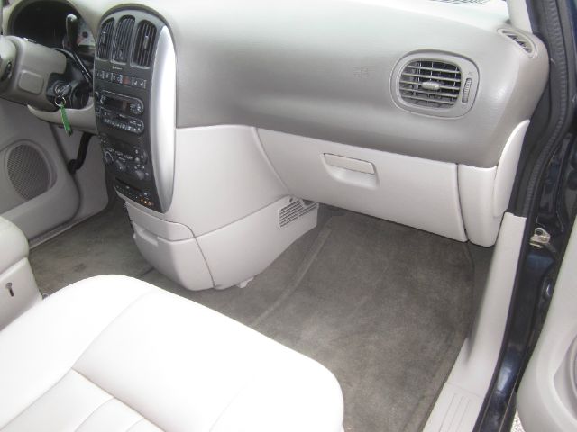 Chrysler Town and Country 3.5 MiniVan