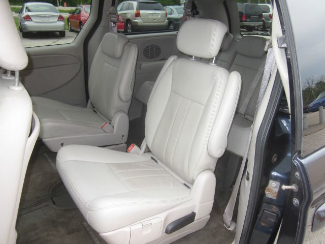 Chrysler Town and Country 2007 photo 11