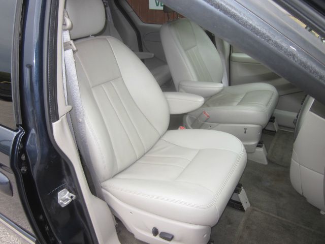 Chrysler Town and Country 2007 photo 13