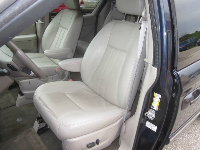 Chrysler Town and Country 2007 photo 15