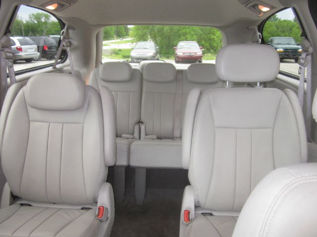 Chrysler Town and Country 2007 photo 5