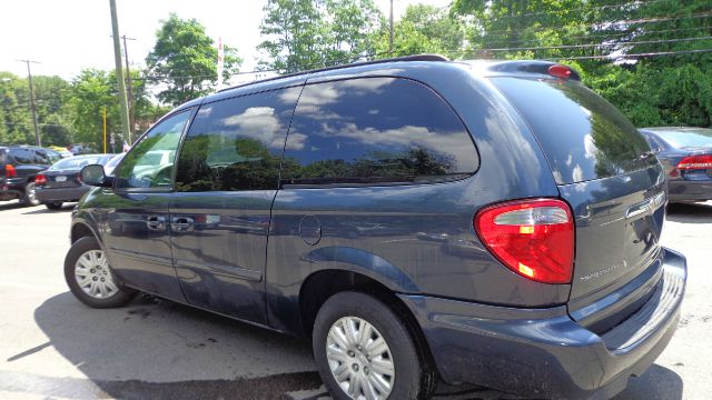 Chrysler Town and Country 2007 photo 4