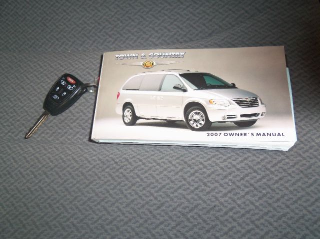 Chrysler Town and Country 3.5 MiniVan