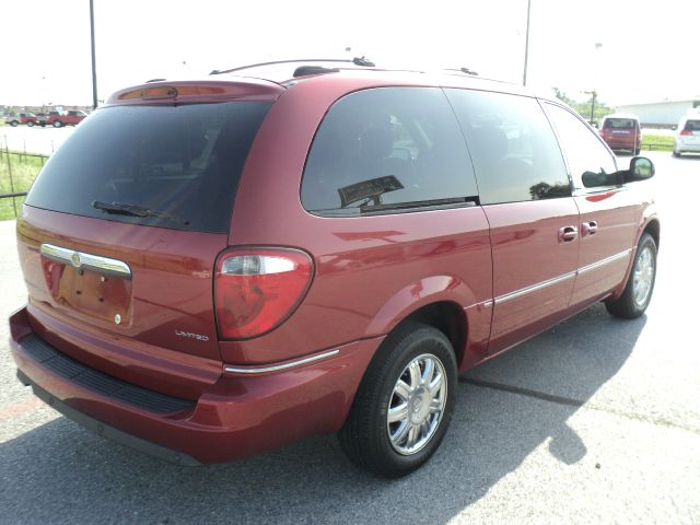 Chrysler Town and Country 2007 photo 11