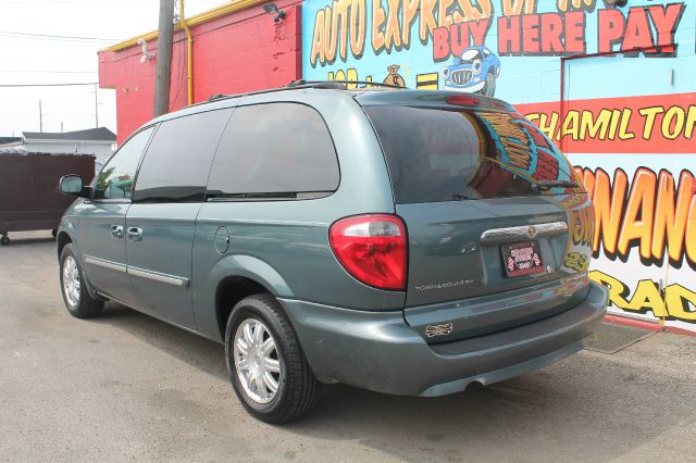 Chrysler Town and Country 2007 photo 5