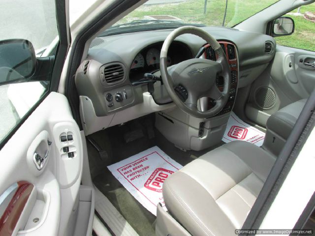 Chrysler Town and Country 2007 photo 3