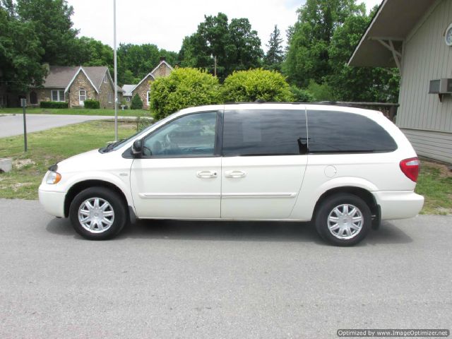 Chrysler Town and Country 2007 photo 8