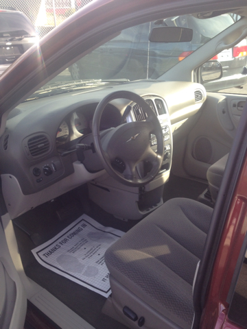 Chrysler Town and Country 2007 photo 1