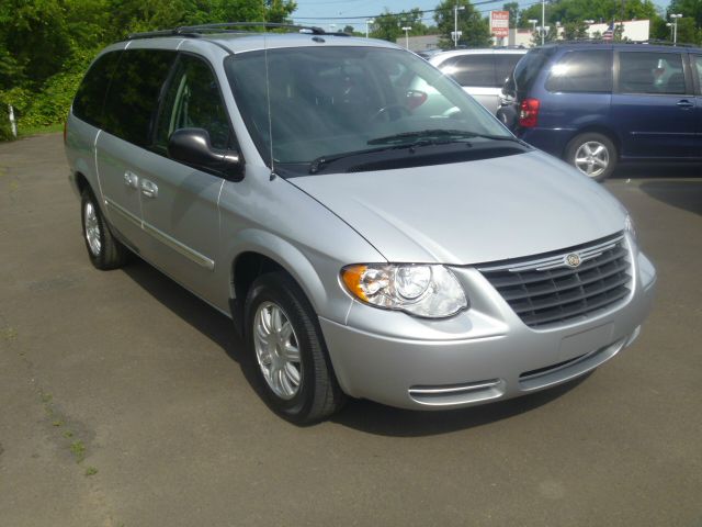Chrysler Town and Country 3.5 MiniVan