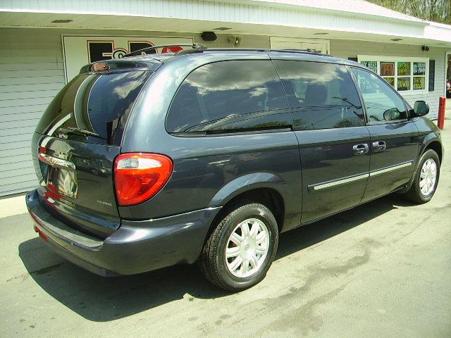 Chrysler Town and Country AWD 4dr Tech/entertainment Pkg SUV MiniVan