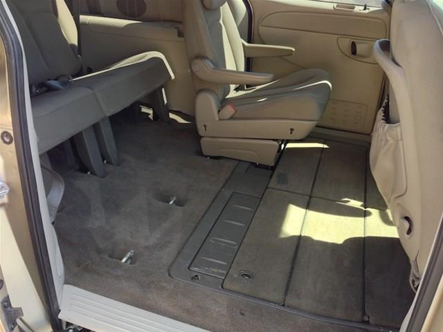 Chrysler Town and Country 2007 photo 16