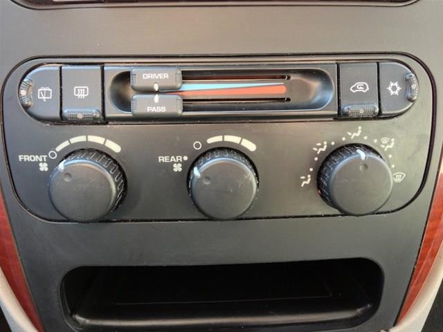 Chrysler Town and Country 2007 photo 8