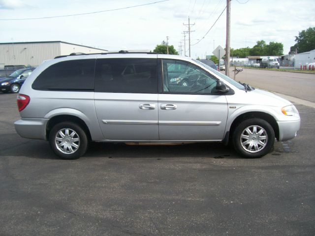 Chrysler Town and Country 3.5 MiniVan