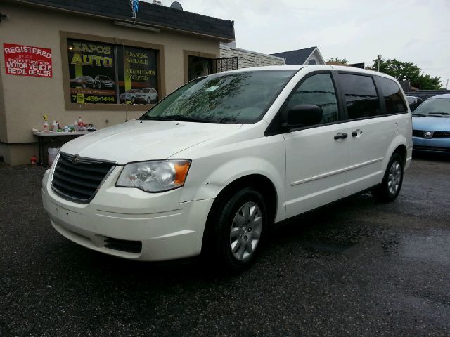 Chrysler Town and Country 2008 photo 1