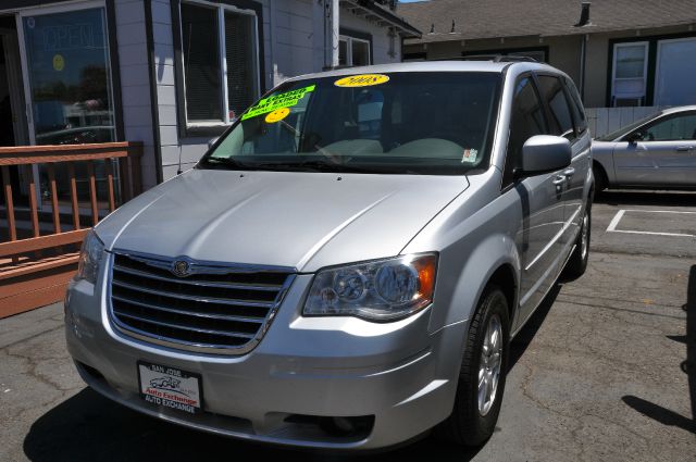 Chrysler Town and Country 2008 photo 4