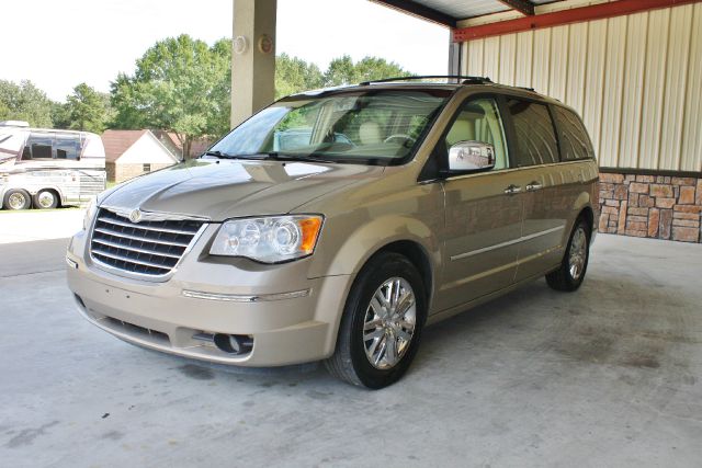 Chrysler Town and Country 2008 photo 1