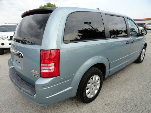 Chrysler Town and Country 2008 photo 1