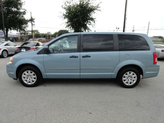 Chrysler Town and Country 2008 photo 2