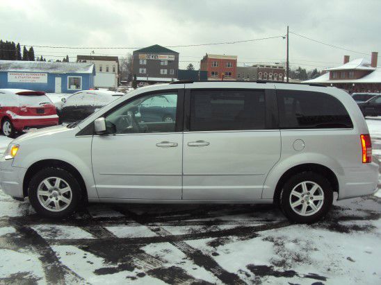 Chrysler Town and Country 3.5 MiniVan