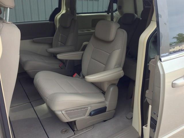 Chrysler Town and Country 3.5 MiniVan