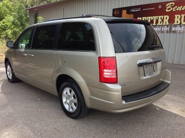 Chrysler Town and Country 2008 photo 17
