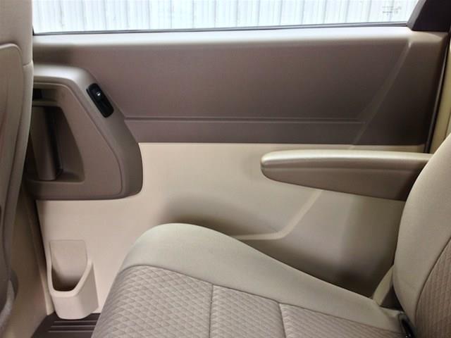 Chrysler Town and Country 2008 photo 2