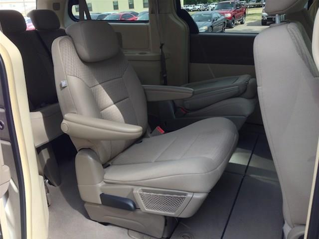 Chrysler Town and Country 2008 photo 24