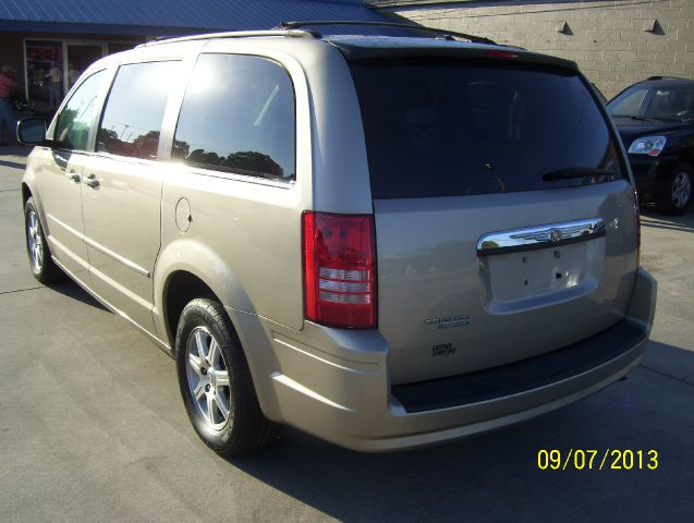 Chrysler Town and Country 3.5 MiniVan
