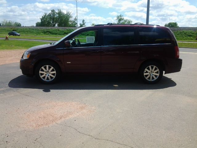 Chrysler Town and Country 2008 photo 3