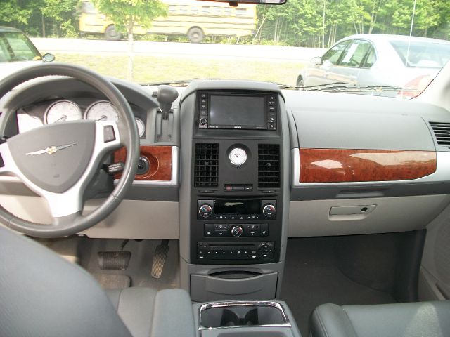 Chrysler Town and Country 2008 photo 10