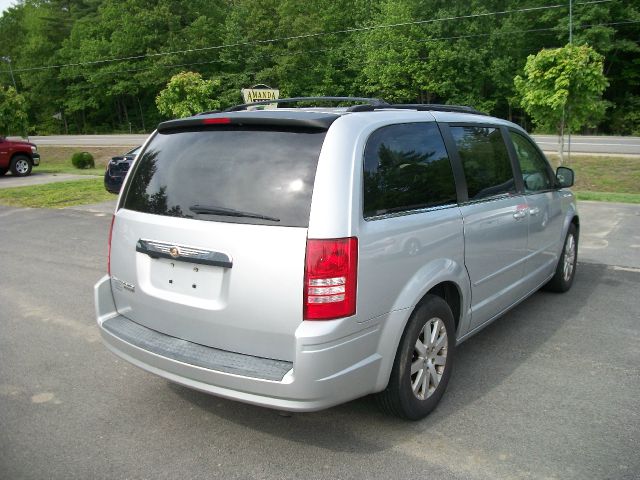Chrysler Town and Country 2008 photo 11