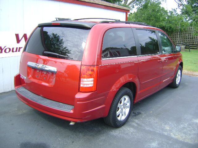 Chrysler Town and Country 2008 photo 1