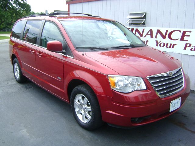 Chrysler Town and Country 2008 photo 3
