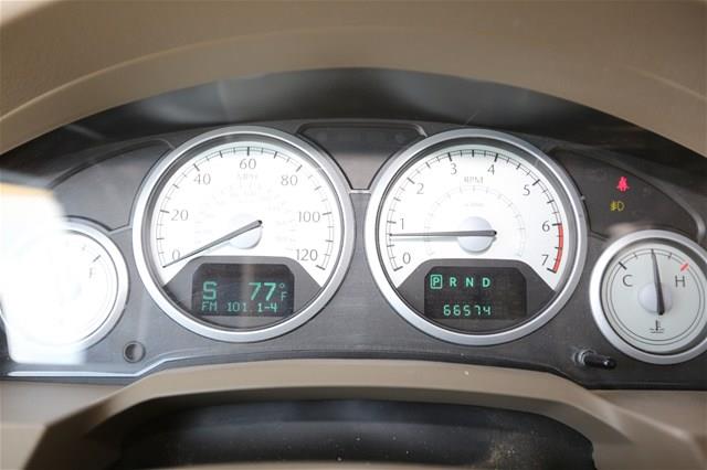 Chrysler Town and Country 2008 photo 1