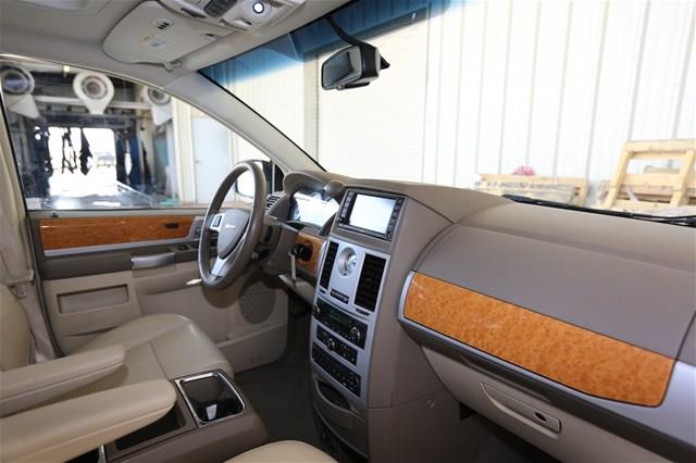 Chrysler Town and Country 2008 photo 12