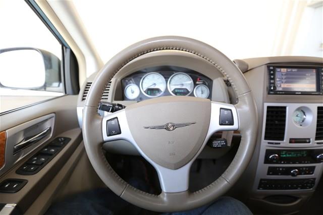 Chrysler Town and Country 2008 photo 19