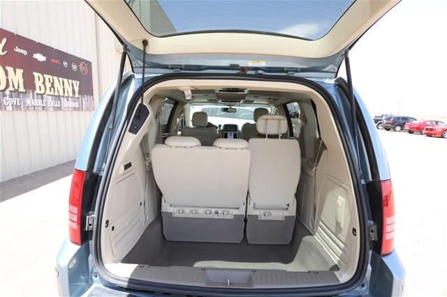 Chrysler Town and Country 2008 photo 22