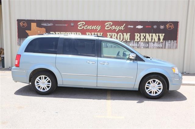 Chrysler Town and Country 2008 photo 23